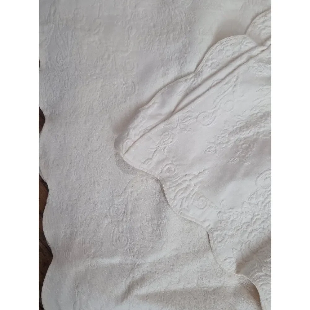 3 Piece Set Queen White Embroidered Sham Quilt Ruffled Scalloped Chenille